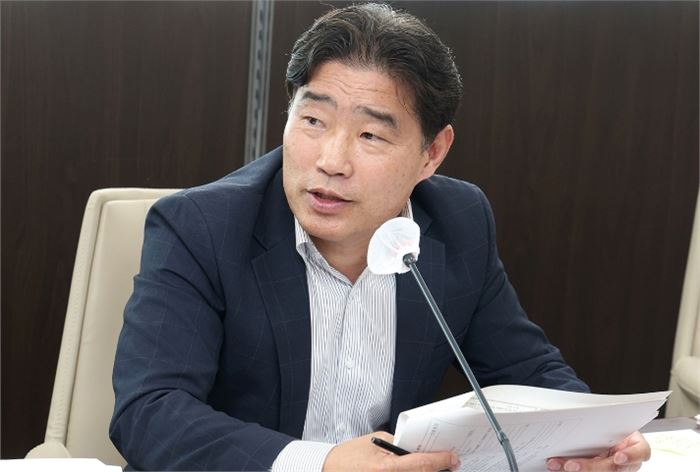 283회 임시회에서 발언하는 김운남 의원