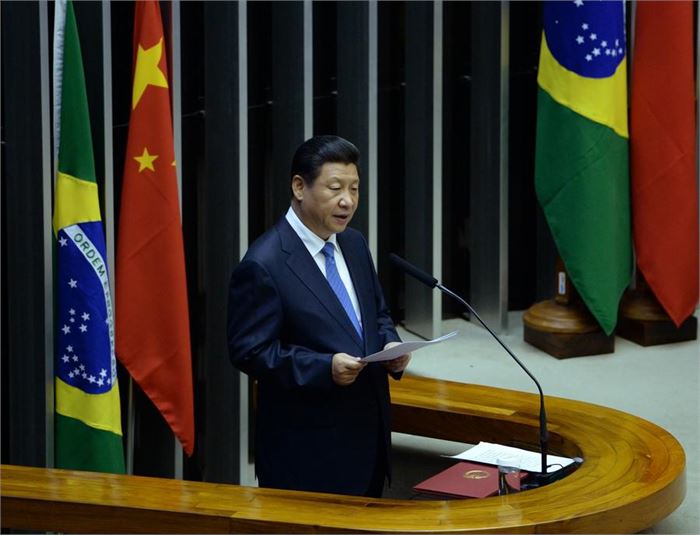 시진핑 중국 국가주석이 2014년 7월 16일 브라질 브라질리아에서 열린 브라질 국회에서 연설을 하고 있다. (사진/신화통신)