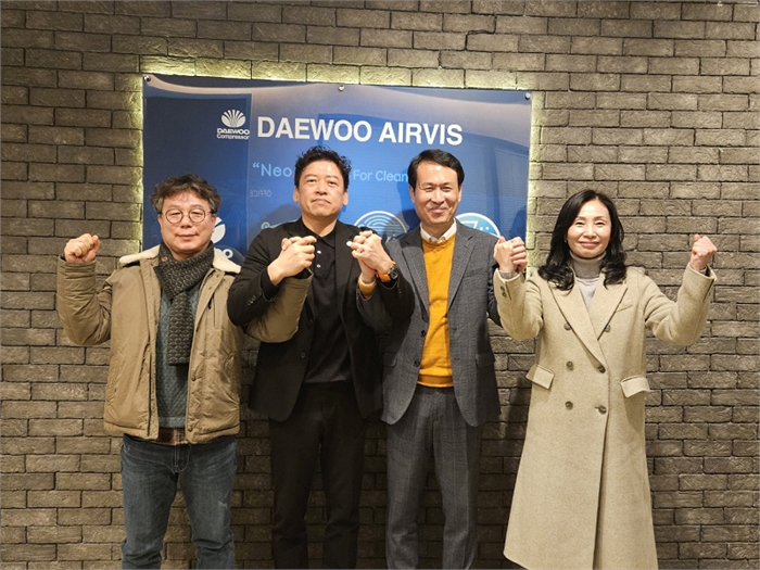 제조사 임원들 - 이미지제공 분양7번가