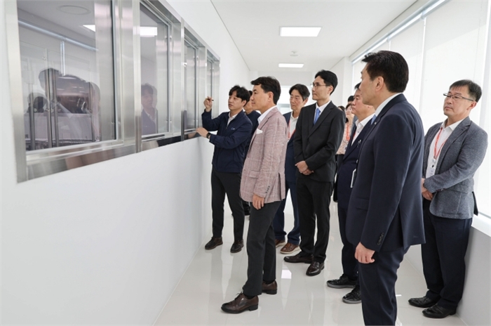김진태 강원도지사, 강원테크노파크 졸업기업 현판 수여