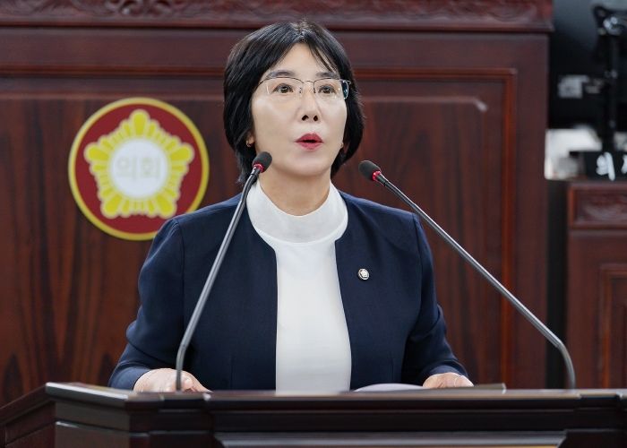 화성특례시의회 조오순 의원이 제244회 임시회 중 제1차 본회의에서 5분 자유발언을 하고 있다.