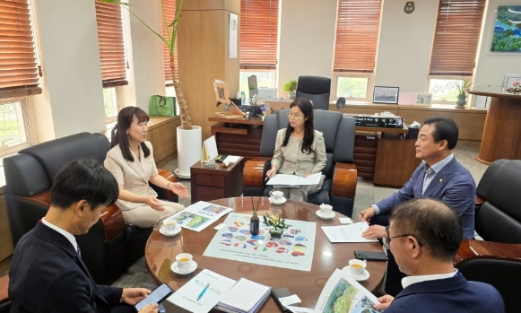 신영재 홍천군수, 강재구 소령 추모공원 기념관  건립 건의 국가보훈부 방문