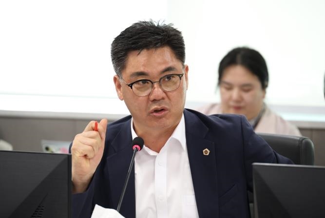 경기도의회 정하용 의원, 경기도 중장년 계속고용지원금 신설 및 배달특급 홍보비 증액 문제 지적