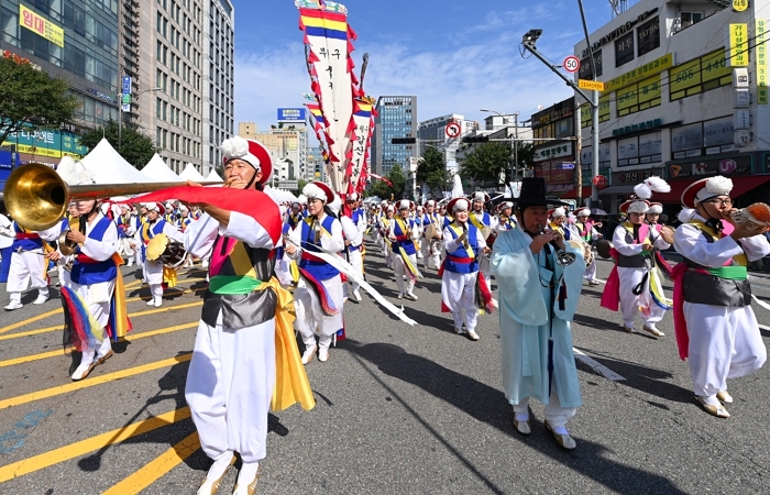 제29회 부평풍물대축제 성황리에 마무리 예술가와 시민이 함께 만든 ‘가치있는 풍물축제, 같이하는 부평축제’ 
