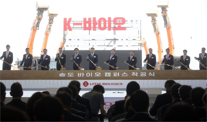 2024년 7월 3일 롯데바이오로직스 착공식. 롯데바이오로직스는 송도에 조성되는 바이오캠퍼스 1공장 건립 목적으로 2023~2024년 5,500만 달러 투자에 이어 올해 2,870만 달러 투자를 결정했다
