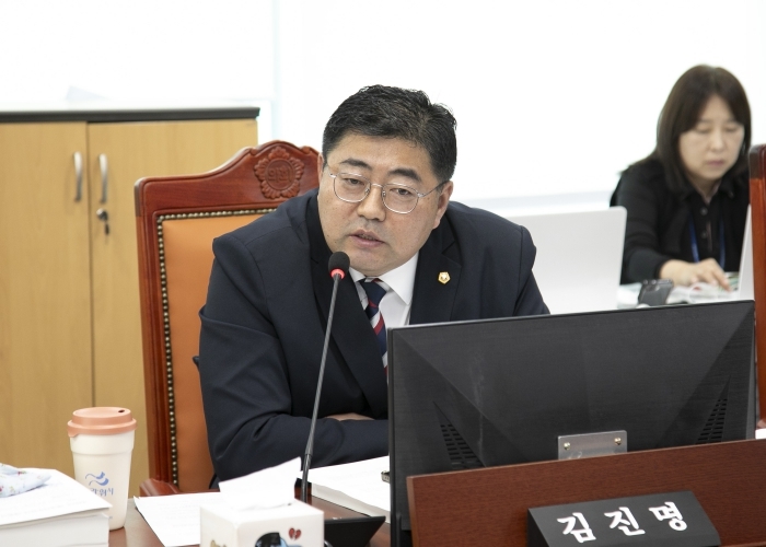 경기도의회 여성가족평생교육위원회 김진명 의원(더불어민주당, 성남6)