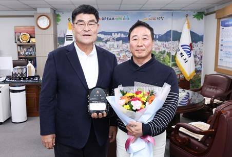 덕산청년회 최병석씨, 공로 표창