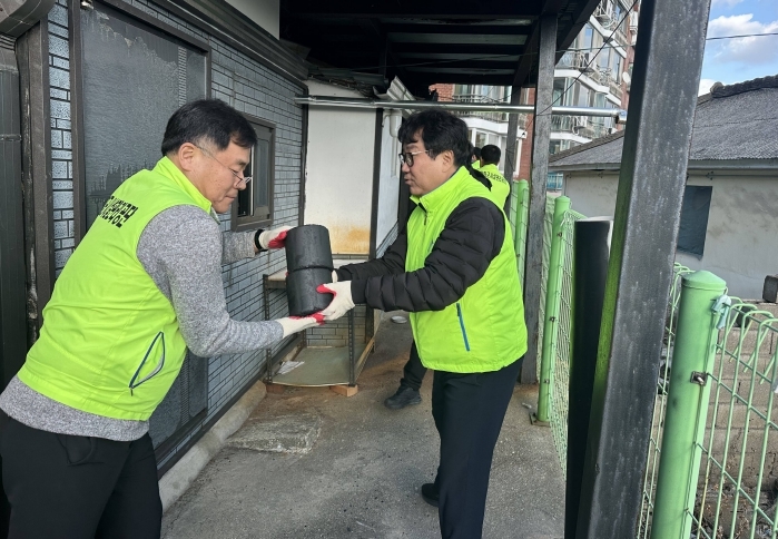 강화군 시설관리공단, “사랑의 연탄 함께 나눠요!”