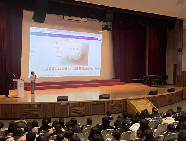 '창의와 탐구로 성장한 영재교육원 121명 수료' 안양과천교육지원청부설영재교육원 수료식 성료