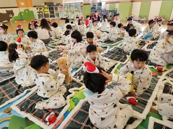 파자마 입고 나눈 크리스마스의 추억