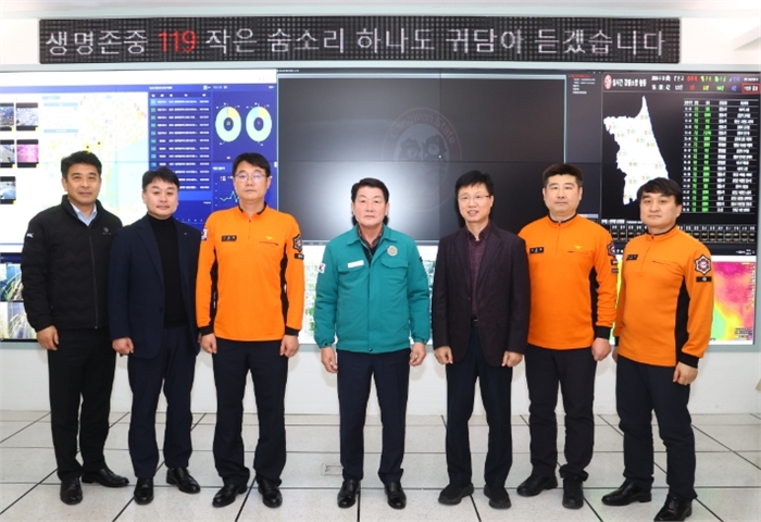 원특별자치도의회 김용복 부의장, 소방본부 위문품 전달 및 격려